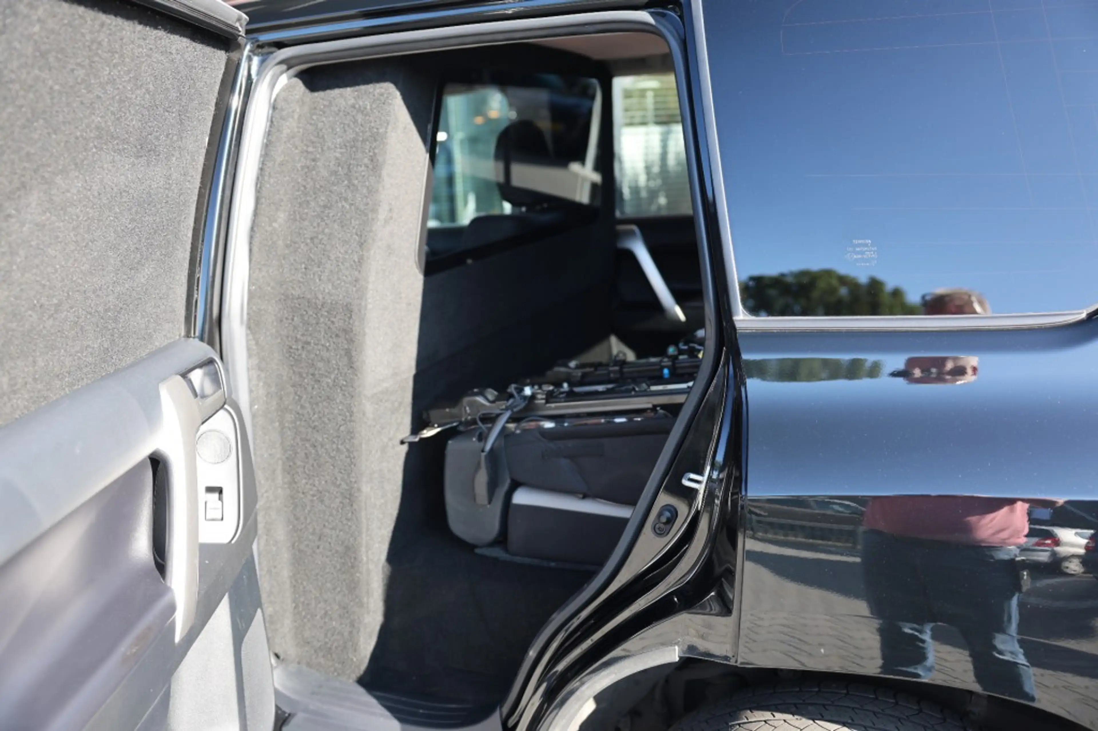 Toyota Land Cruiser 2.8 D-4D 5DRS BLACK EDITION A/T VAN — photo 12