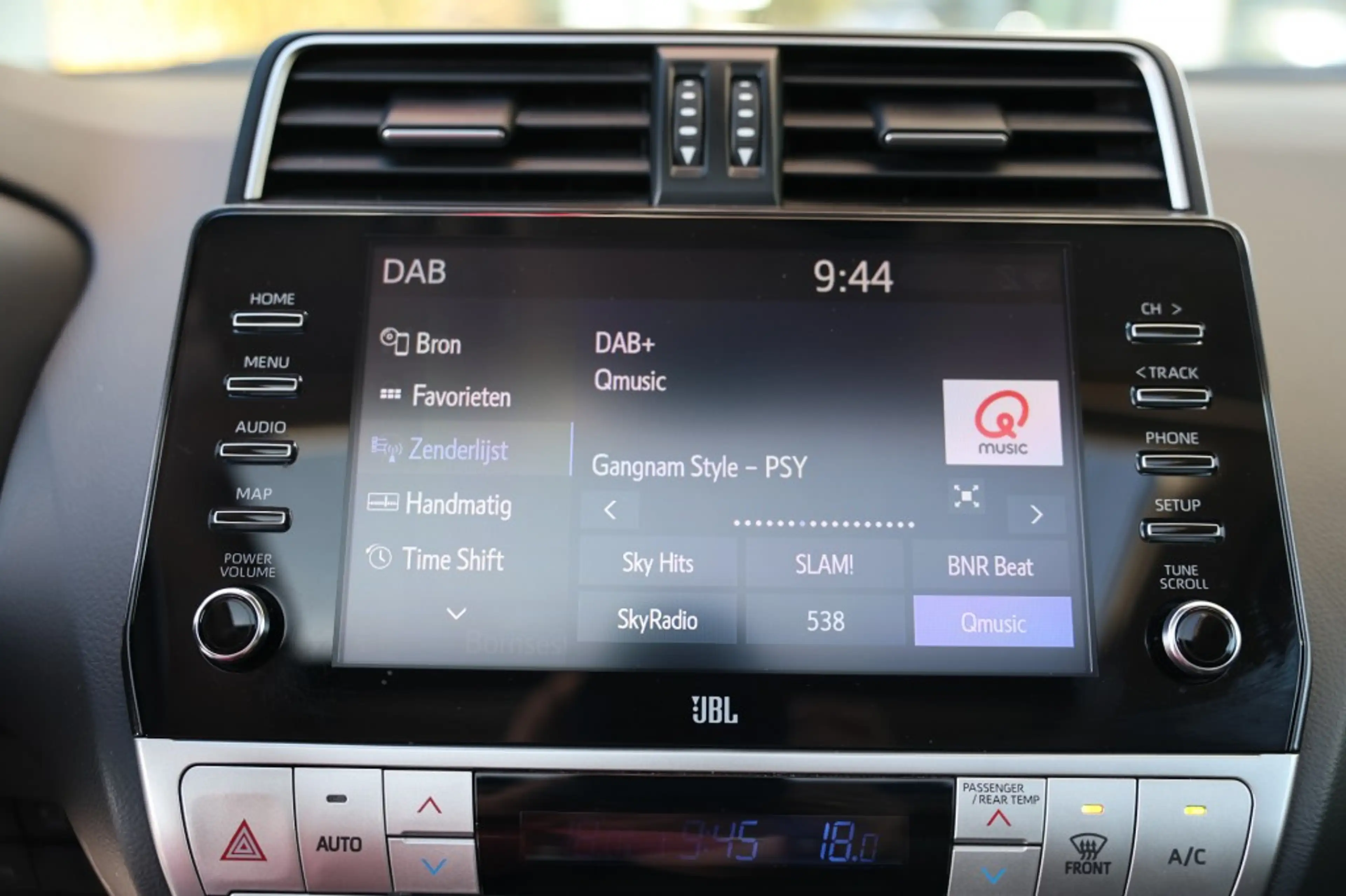 Toyota Land Cruiser 2.8 D-4D 5DRS BLACK EDITION A/T VAN — photo 24