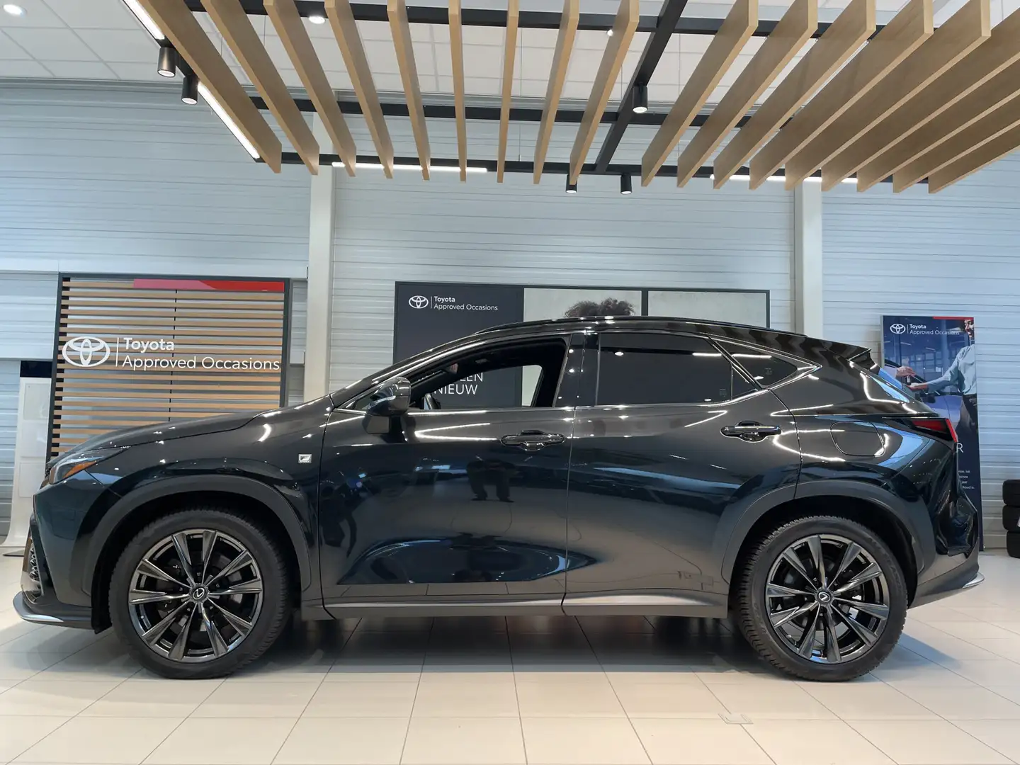 Lexus NX 450h+ AWD F SPORT Line | HUD  | stoel/stuur verwarming | Zwart - 2