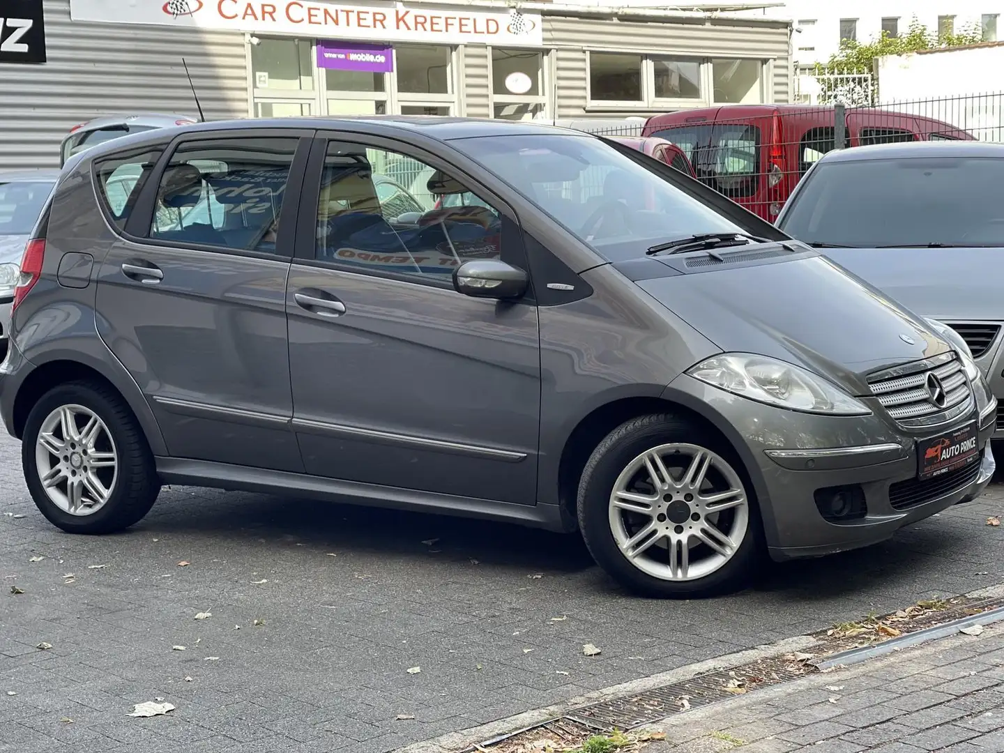 Mercedes-Benz A 180 CDI Edition 10 Avantgarde+ KLIMA+ SHZ+ PDC V-H+ TÜ Grau - 2