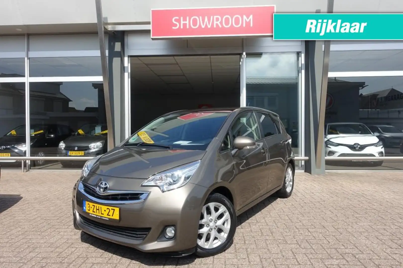 Toyota Verso-S 1.3 VVT-I TREND Panoramadak Trekhaak (All-in prijs Bruin - 1
