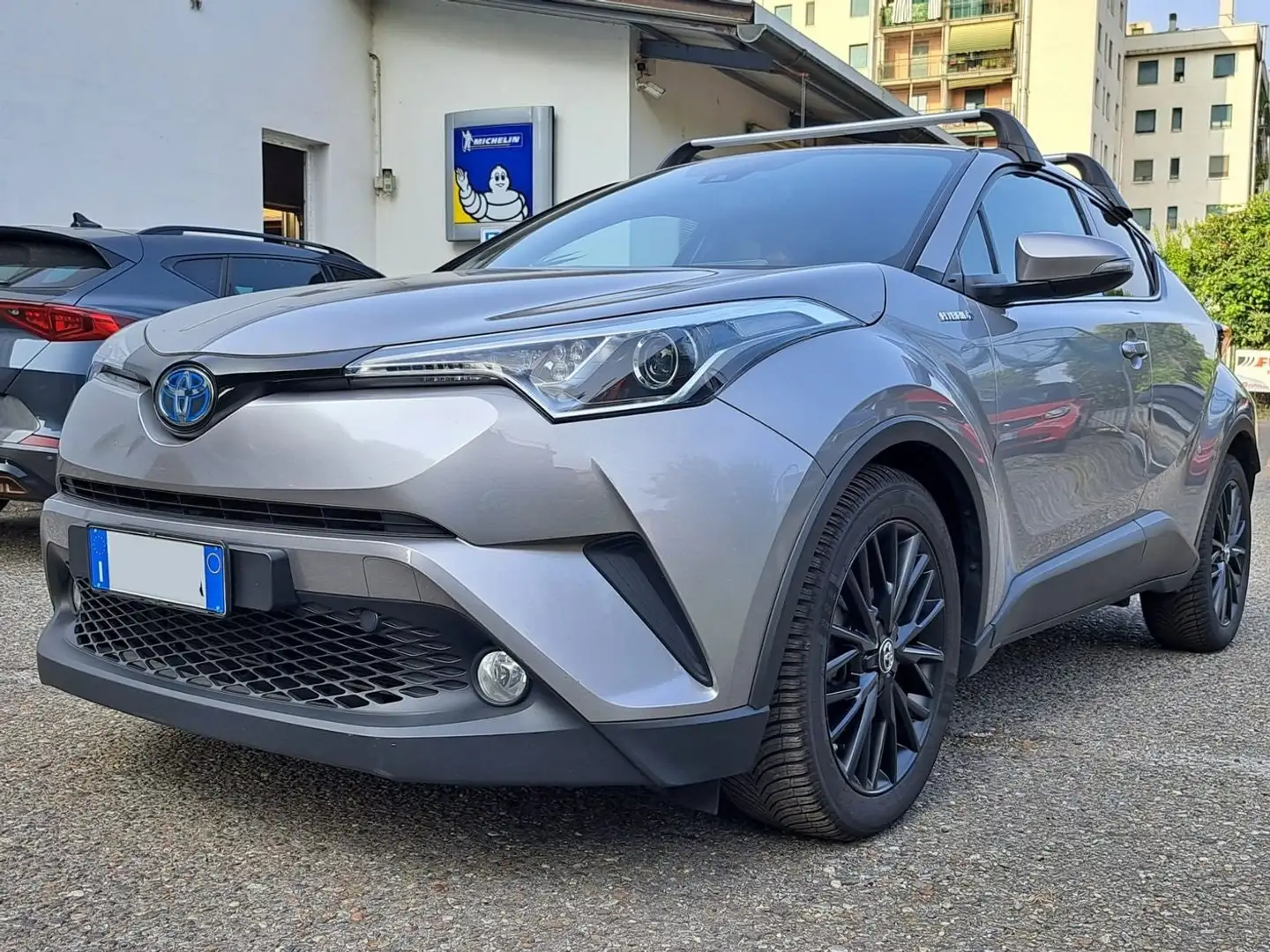 Toyota C-HR 1.8h TREND 2WD E-CVT * PREZZO REALE * Grijs - 2