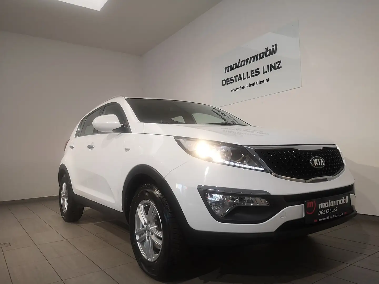 Kia Sportage Titan 1,6 GDI 2WD Weiß - 1