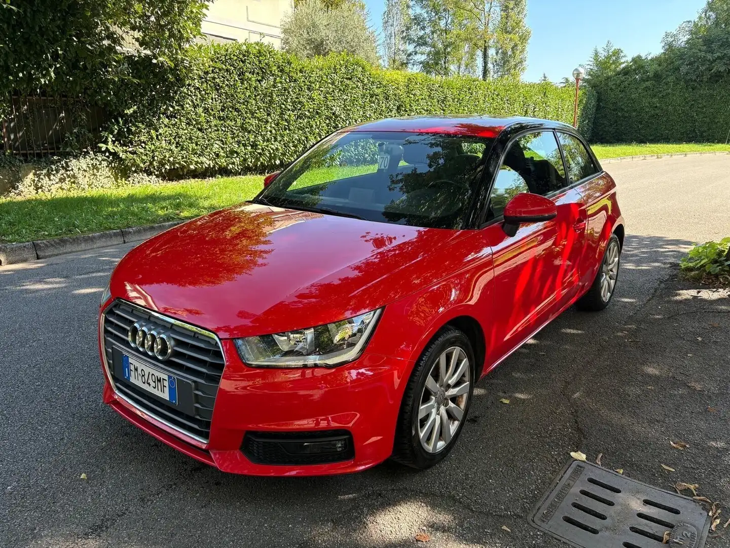 Audi A1 A1 1.0 TFSI ultra Sport Rosso - 1