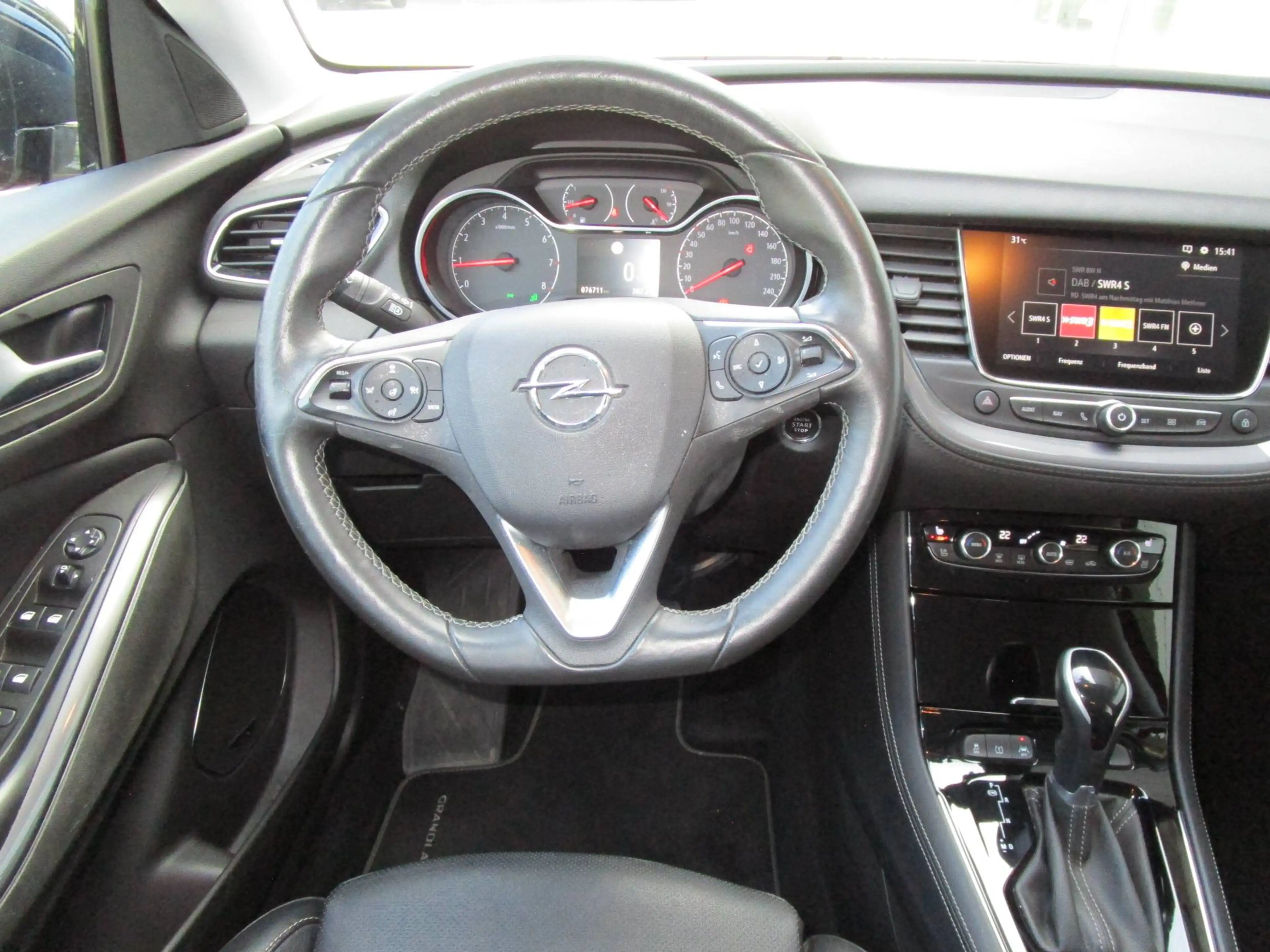 Opel Grandland X Ultimate — photo 11