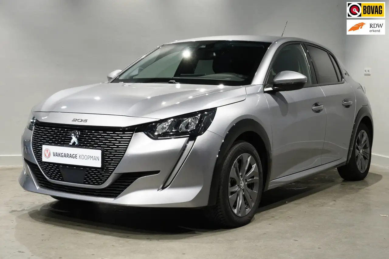 Peugeot e-208