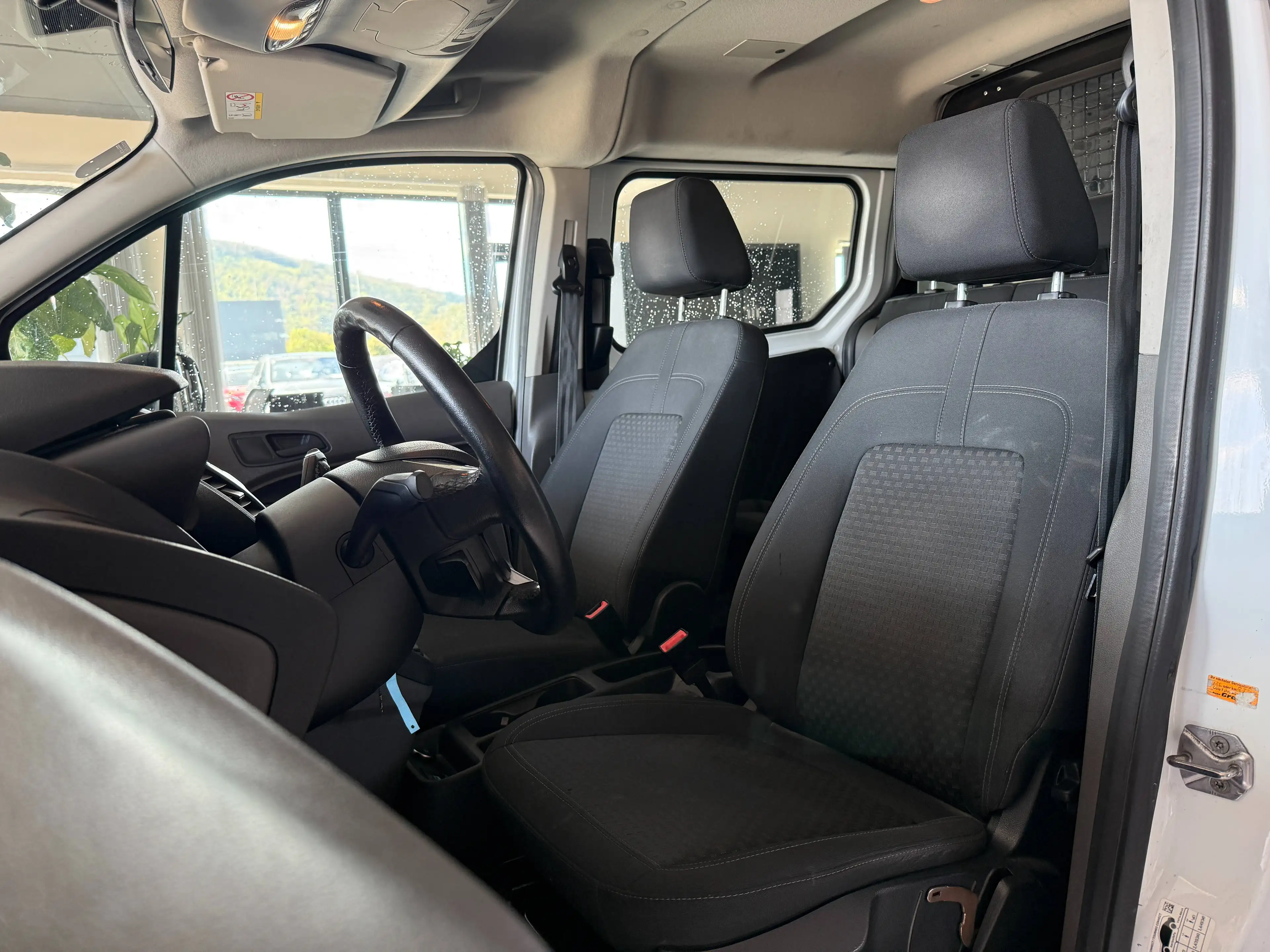 Ford Transit Connect Kasten-Lang Einparkhilfe+5-Sitze+2-Schriebetüren+1.Besitz — photo 5