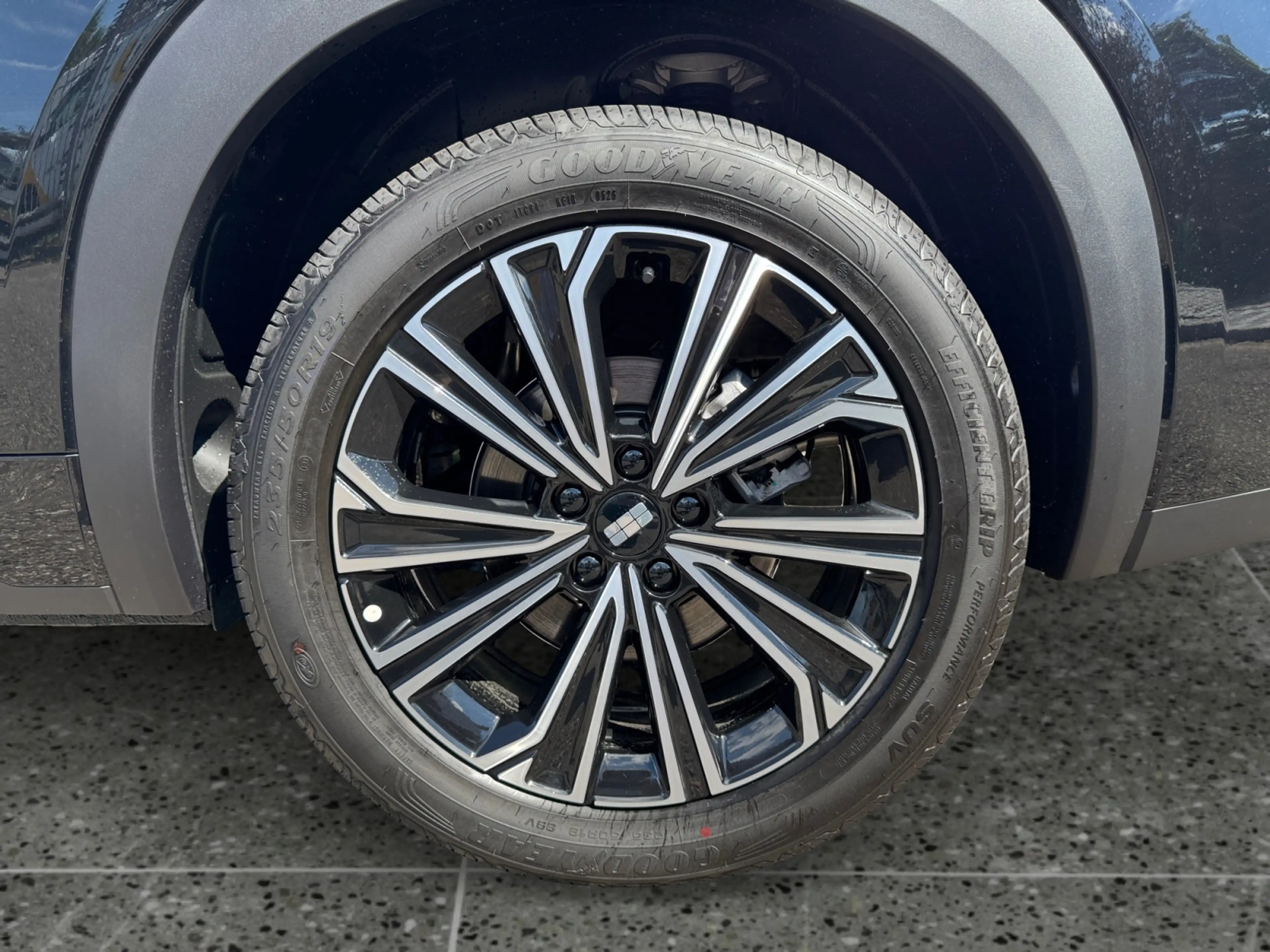 Geely Starray EM-i 1.5 Max+ 262pk Elektrisch bedienbare achterklep | — photo 9