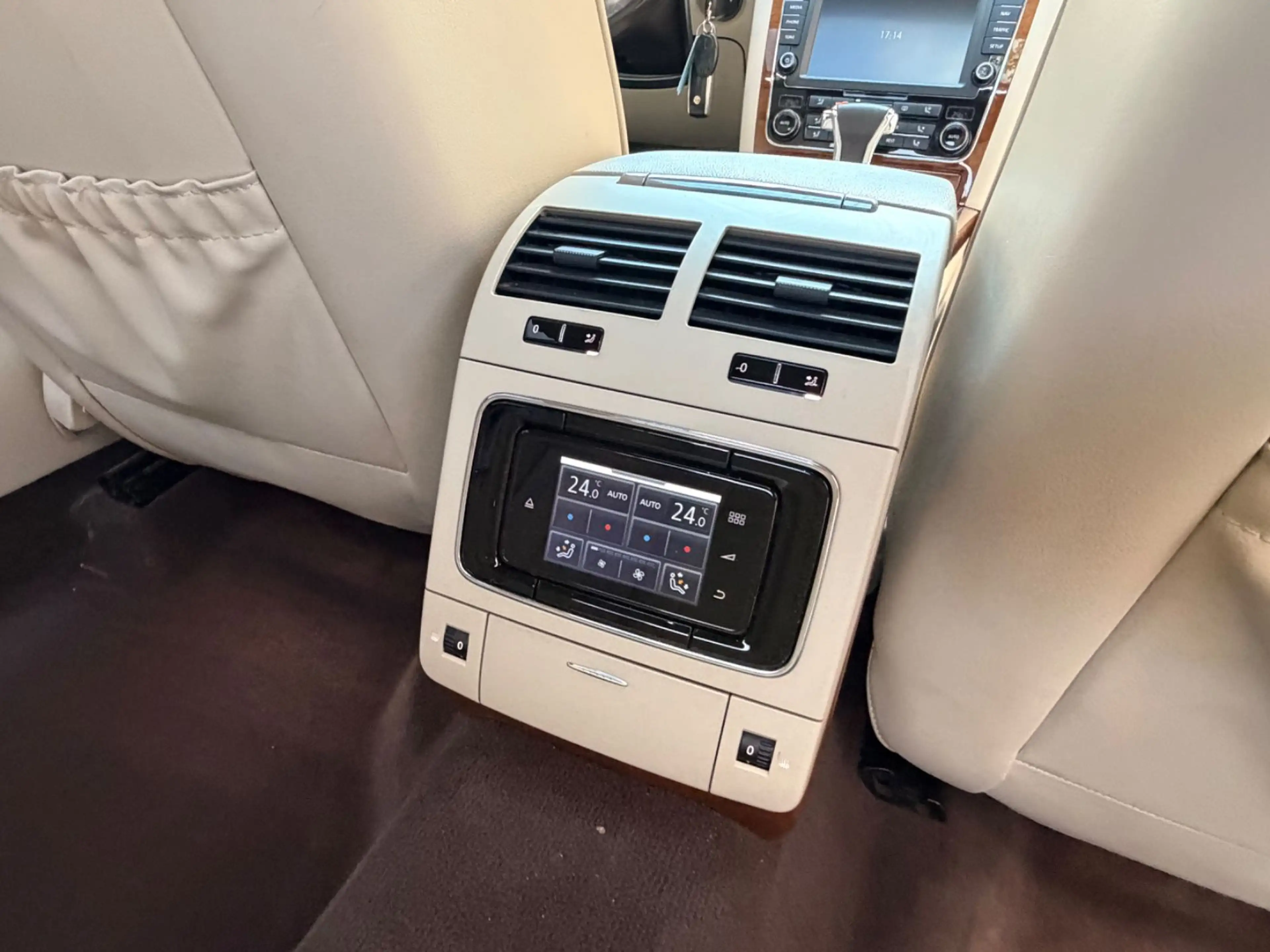 Volkswagen Phaeton V6 TDI 4Motion Leder Beige — photo 14