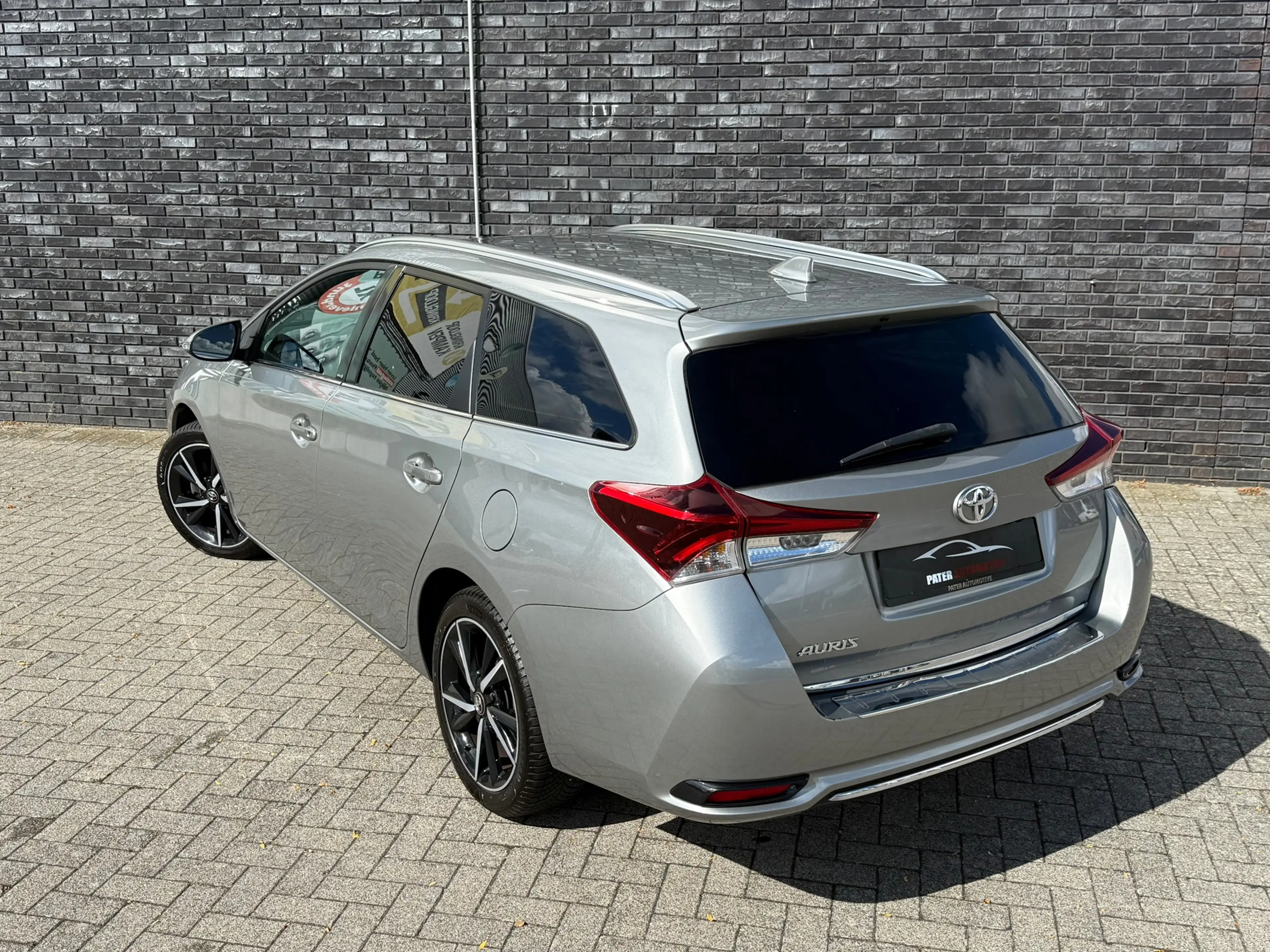 Toyota Auris Touring Sports 1.2T Dynamic S+ Camera|Navi|PCS|Sto — photo 14