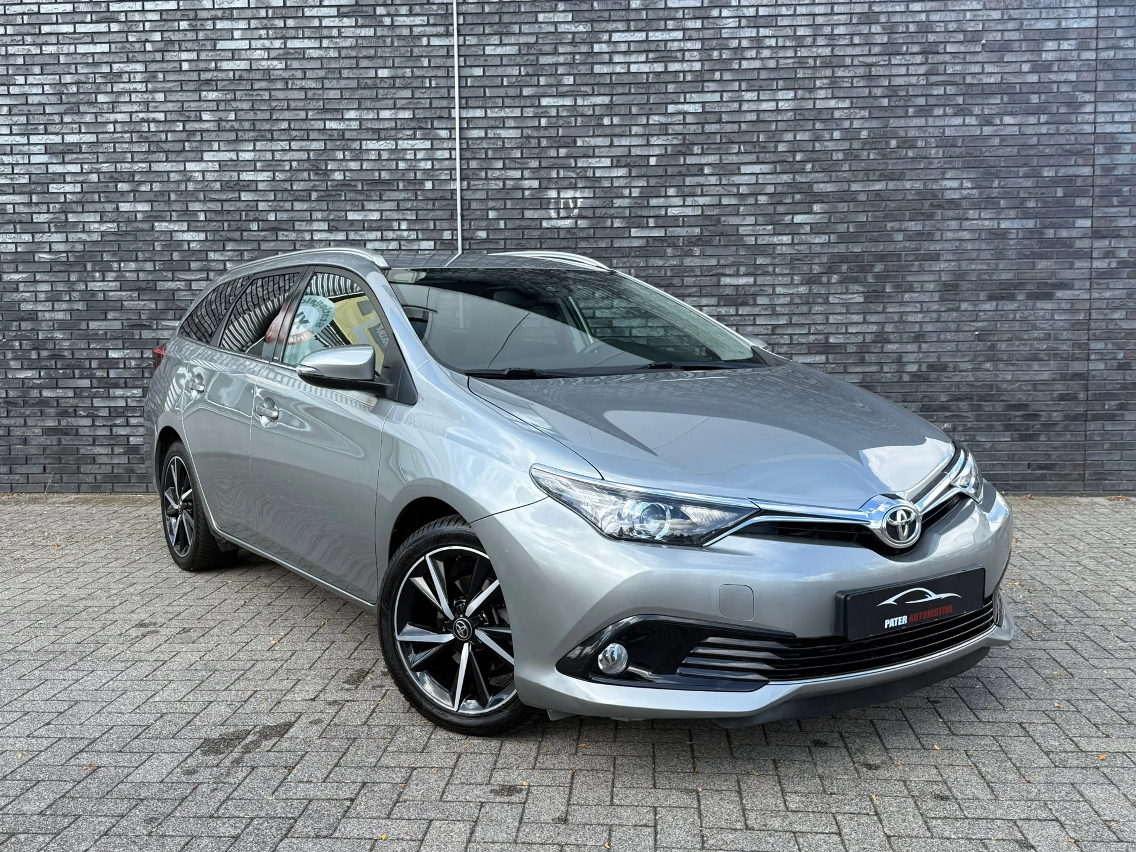 Toyota Auris Touring Sports 1.2T Dynamic S+ Camera|Navi|PCS|Sto — photo 6