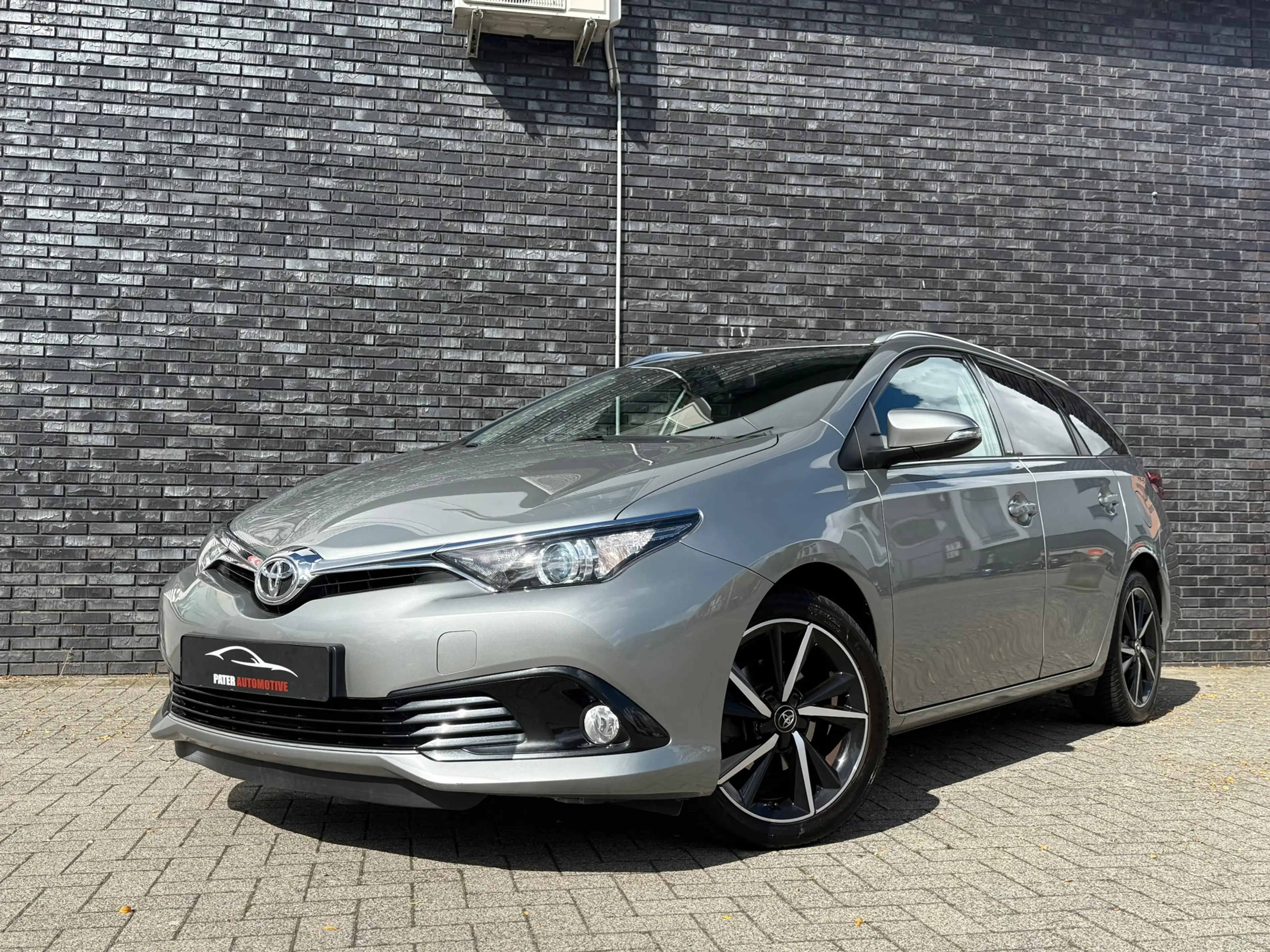 Toyota Auris Touring Sports 1.2T Dynamic S+ Camera|Navi|PCS|Sto — photo 9