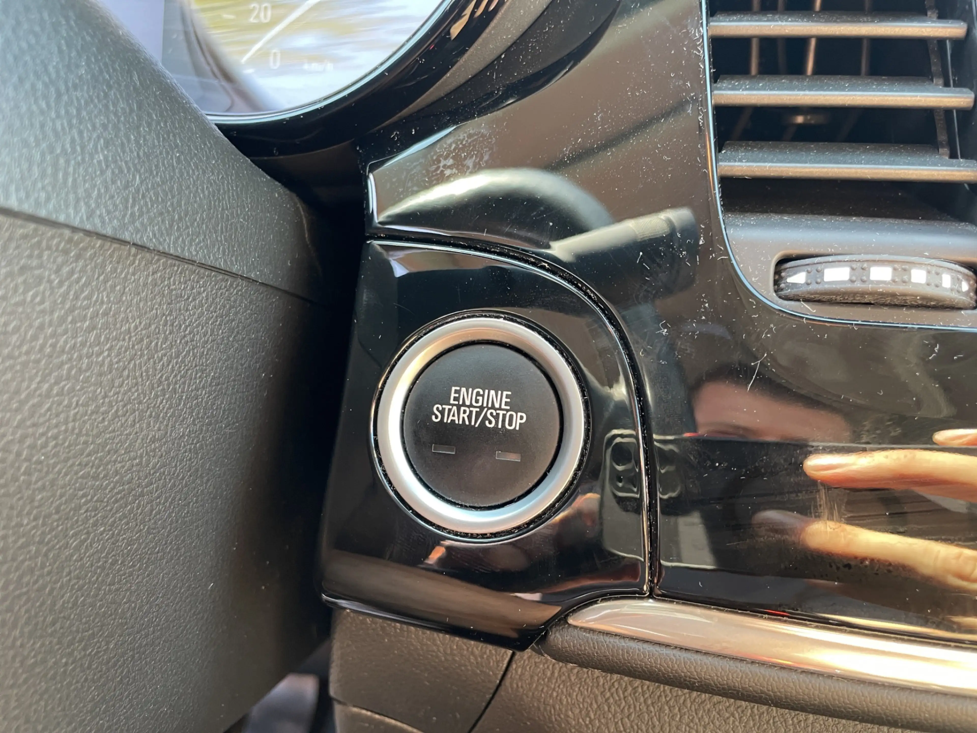 Opel Mokka X 1.4 Turbo Innovation Leder | Keyless | Schuifdak | — photo 4