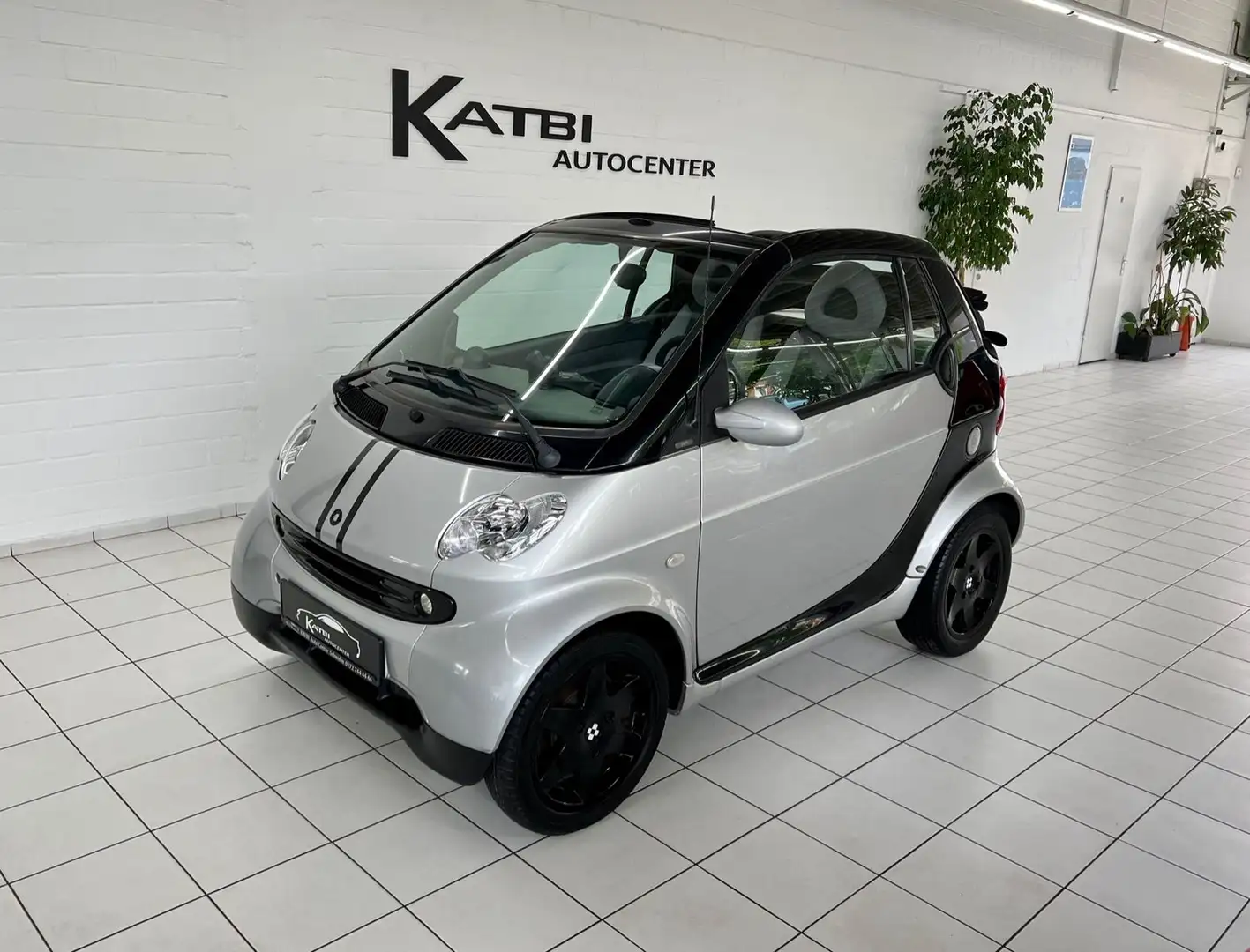 smart forTwo Cabrio Automatik pure Kamera cdi HU neu Silber - 1