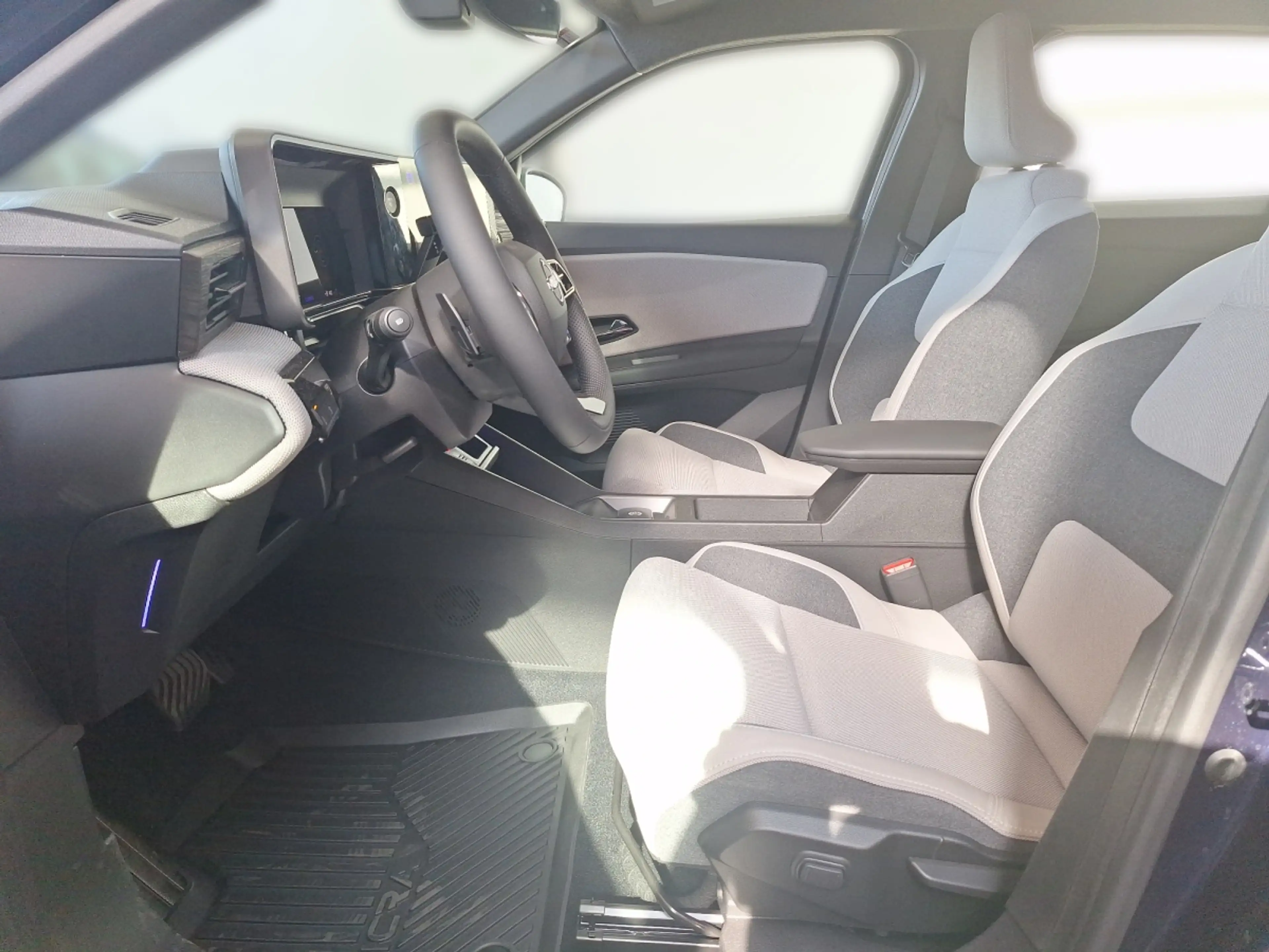 Nissan Micra Evolve 52kWh 150PS — photo 5