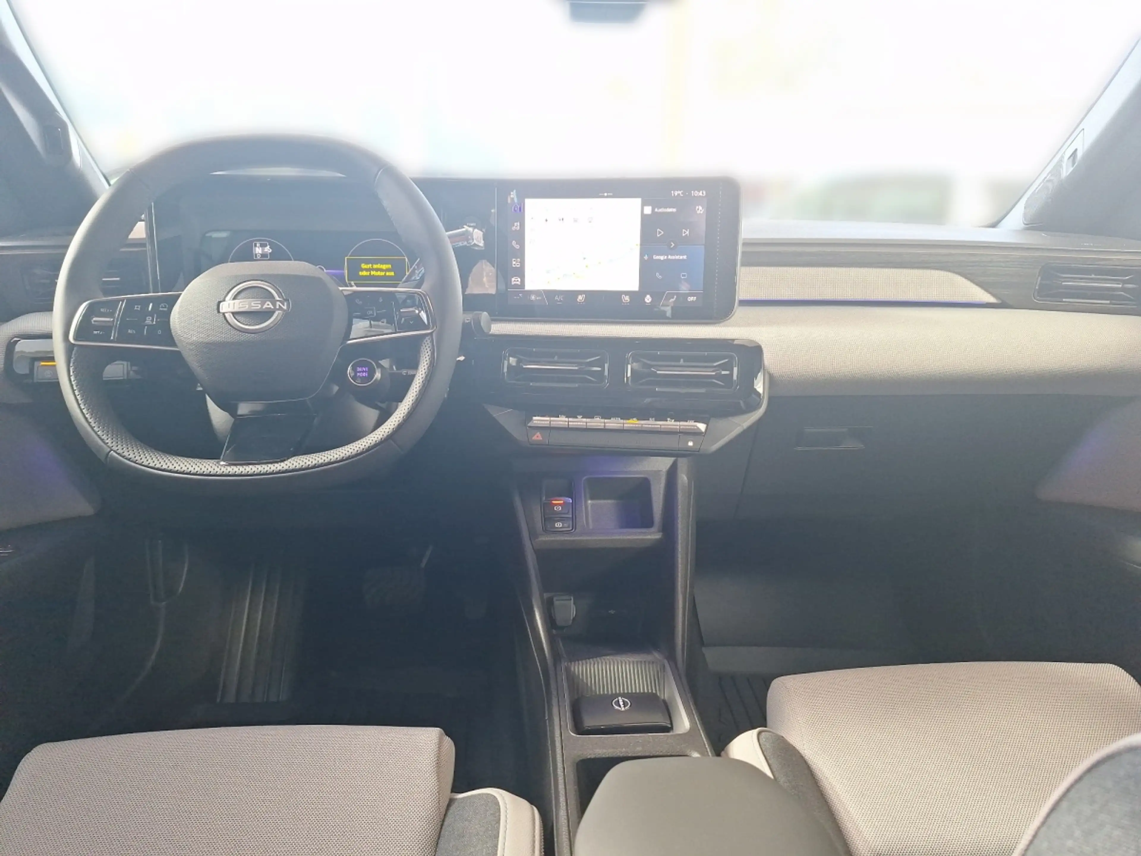 Nissan Micra Evolve 52kWh 150PS — photo 4
