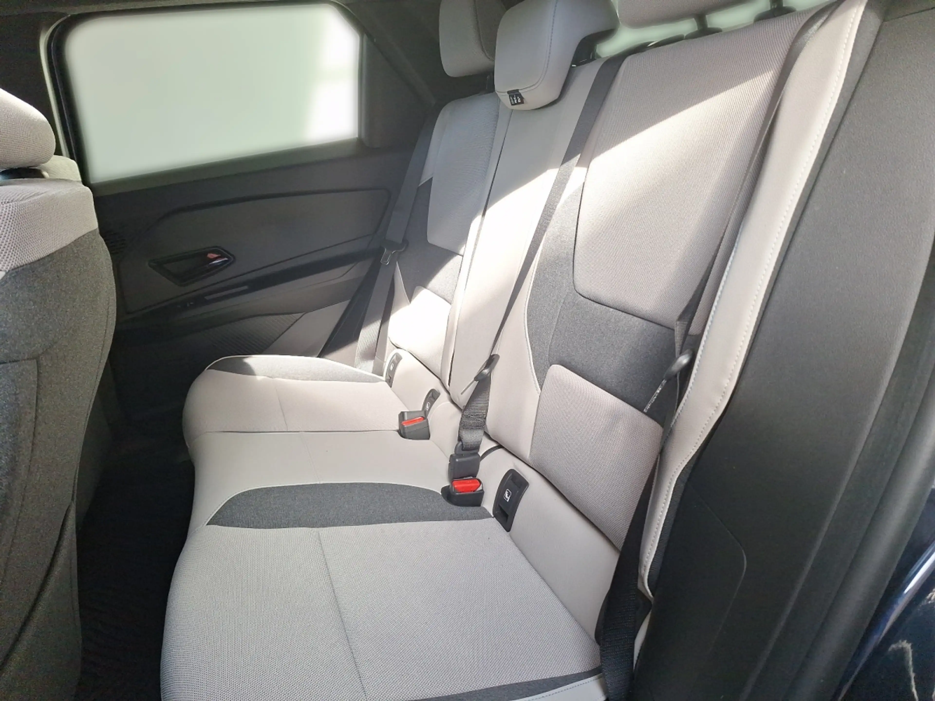 Nissan Micra Evolve 52kWh 150PS — photo 11