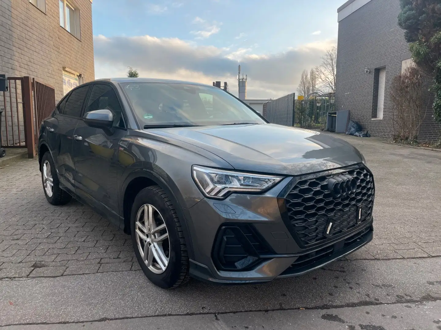 Audi Q3 Sportback 35 TDI S line DSG MATRIX VIRTU 360° Gris - 2