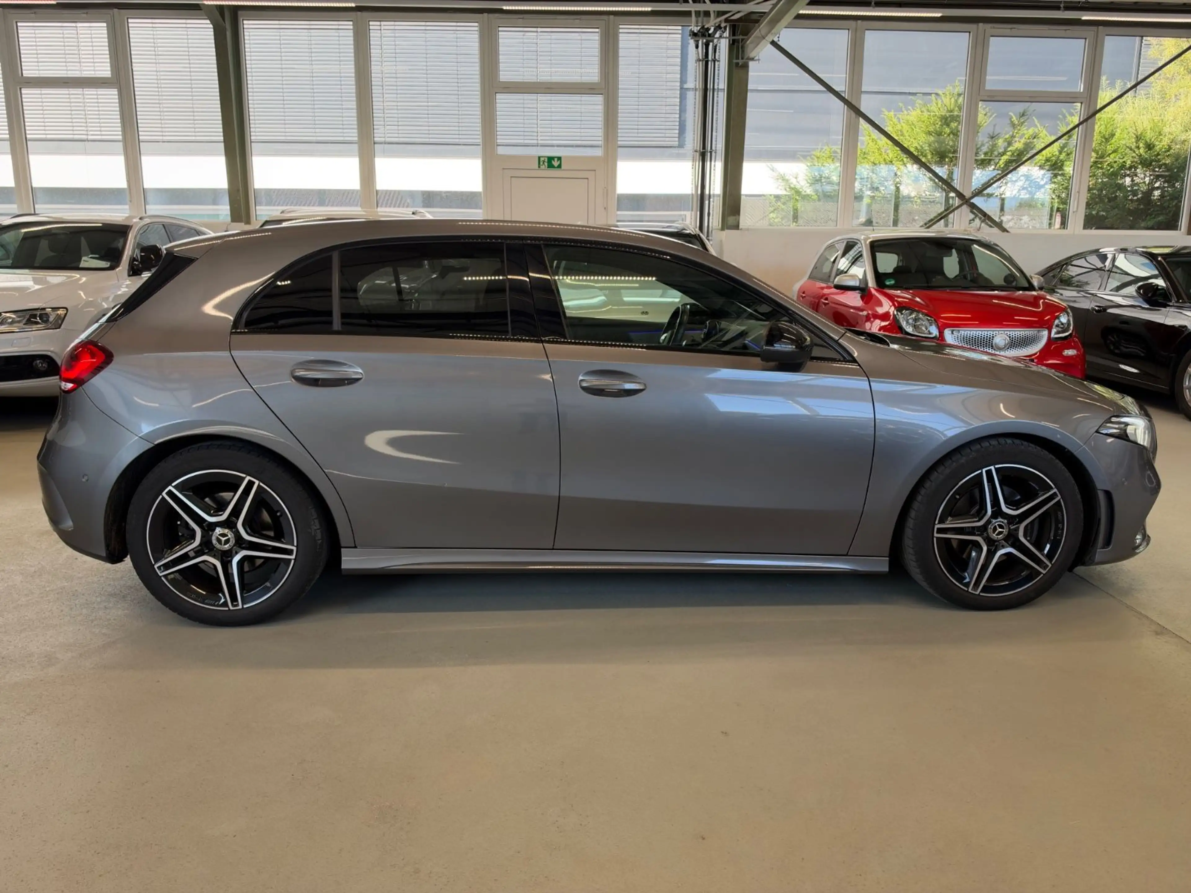 Mercedes-Benz A 200 AMG Night Ambiente Kamera MBUX — photo 7
