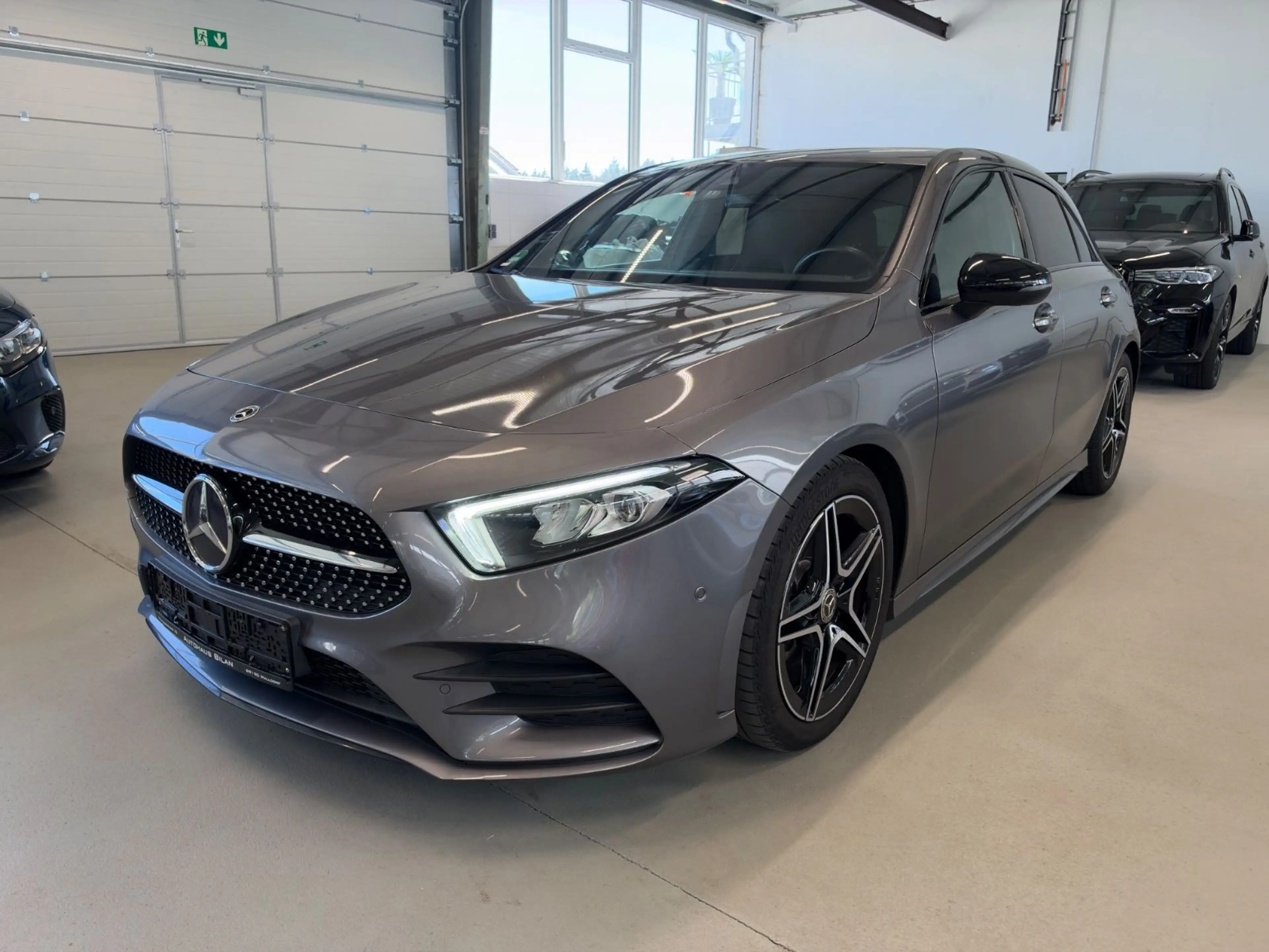 Mercedes-Benz A 200 AMG Night Ambiente Kamera MBUX — photo 2