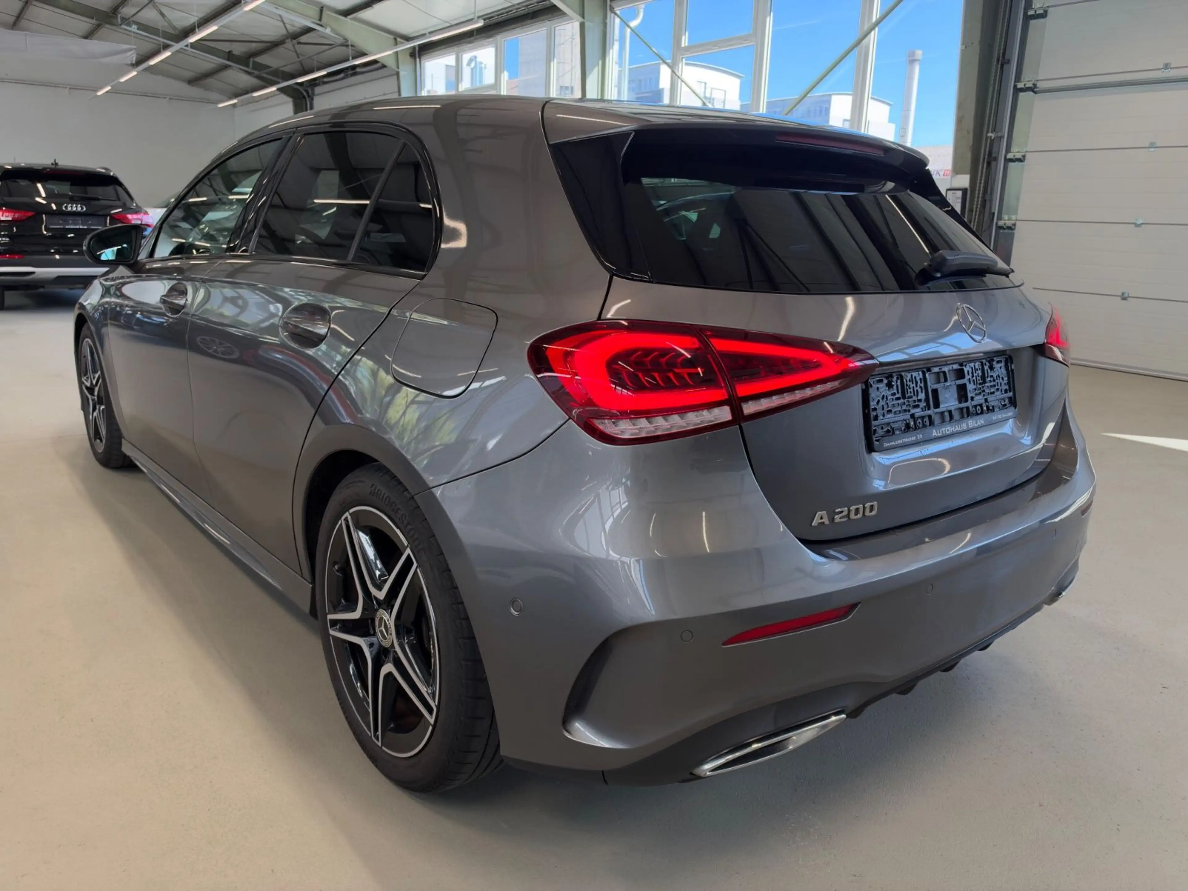 Mercedes-Benz A 200 AMG Night Ambiente Kamera MBUX — photo 3