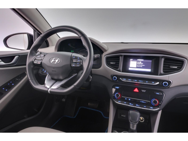 Hyundai IONIQ 1,6 GDI Trend Plug-In Hybrid +LED+NAVI+KAMERA — photo 12