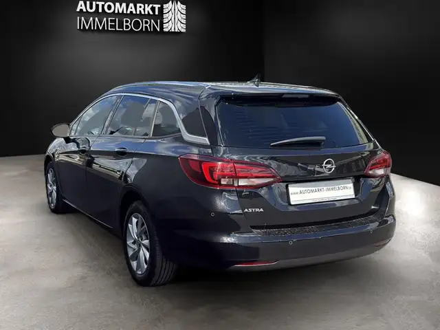 Opel Astra view 5