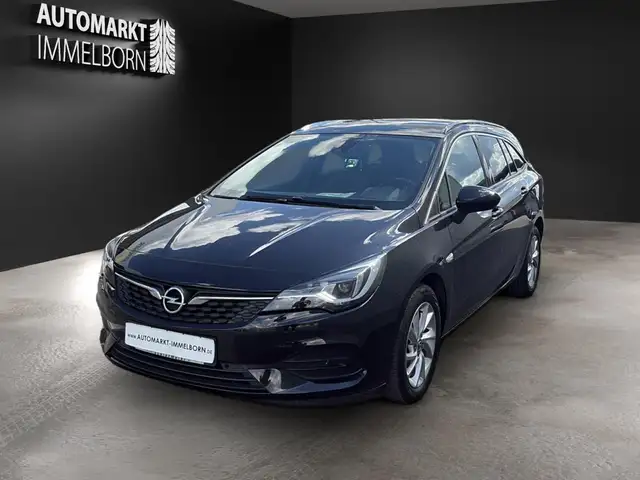 Opel Astra view 3