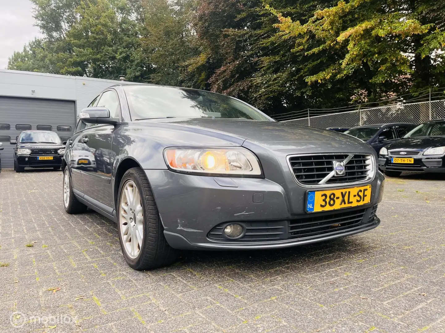 Volvo S40 1.8 Momentum LM / Clima / Trekhaak / APK 08-2026 Gris - 2