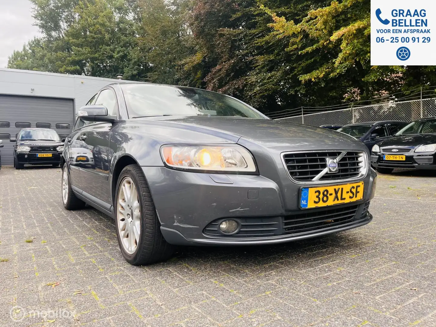 Volvo S40 1.8 Momentum LM / Clima / Trekhaak / APK 08-2026 Grau - 2