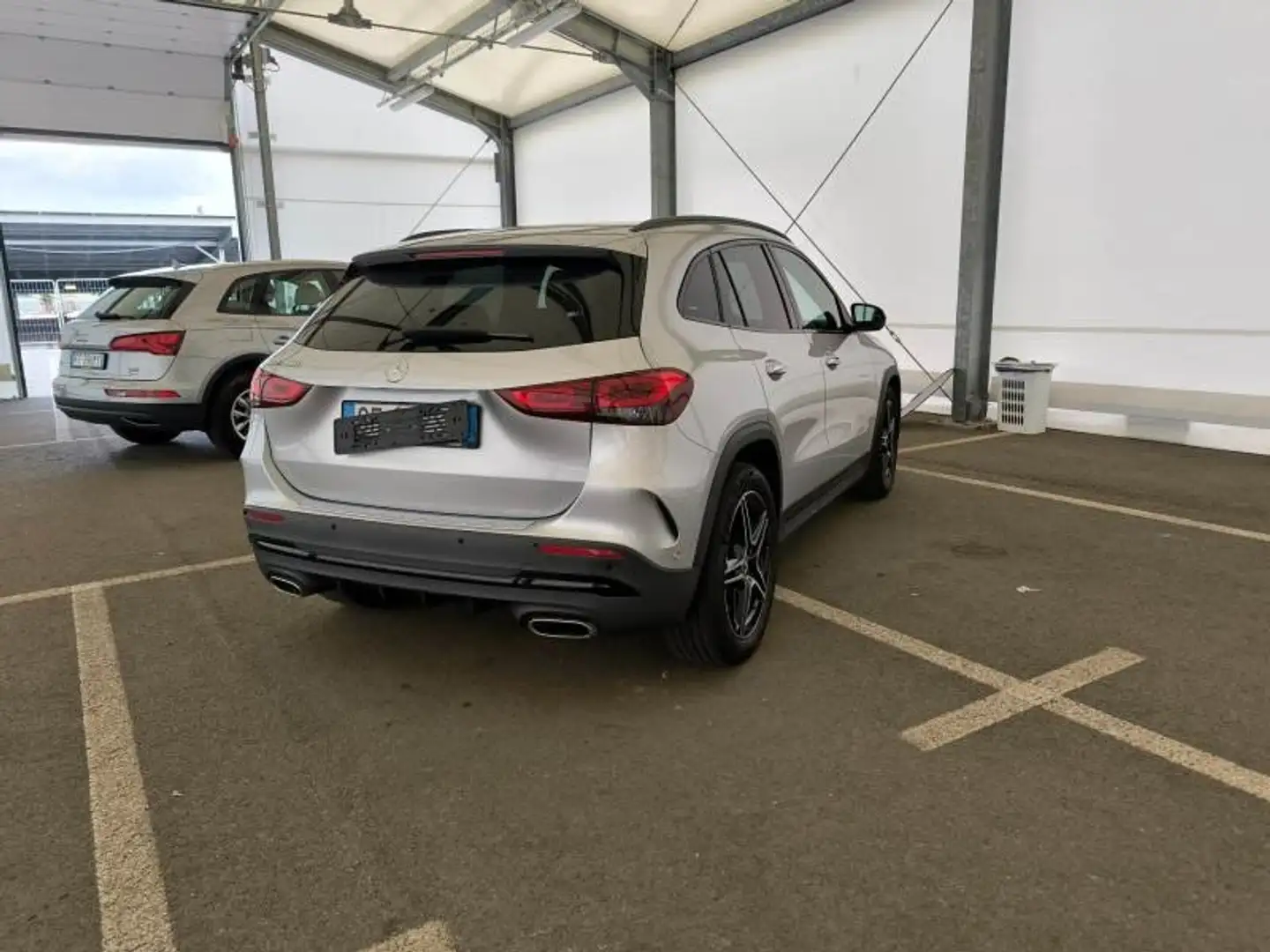 Mercedes-Benz GLA 180 GLA-H247 2020 Premium auto Argento - 2