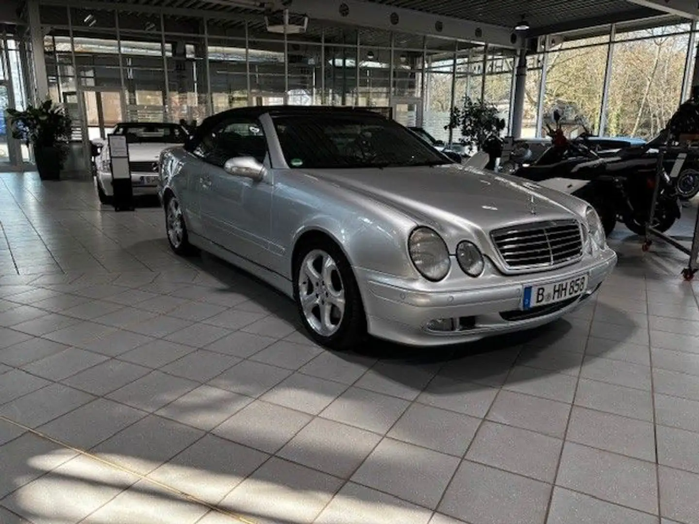Mercedes-Benz CLK 230 K ELEGANCE final edition Plateado - 1