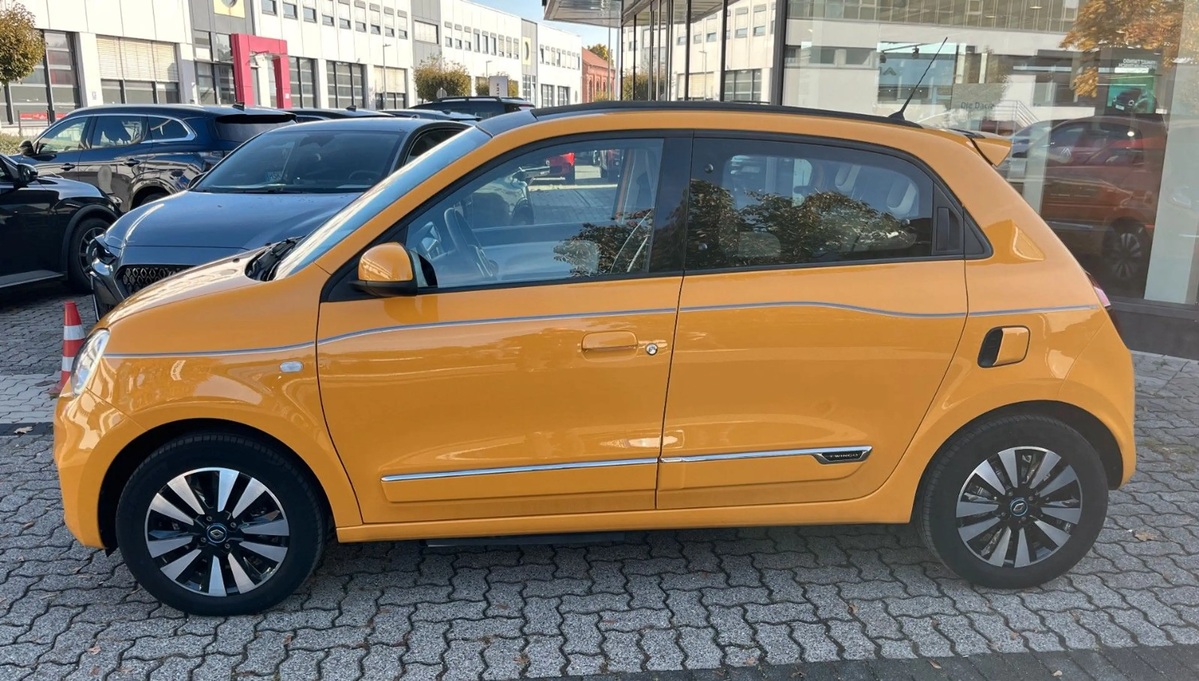 Renault Twingo Intens Electric Faltdach Klima Cam SHZ 1H — photo 2
