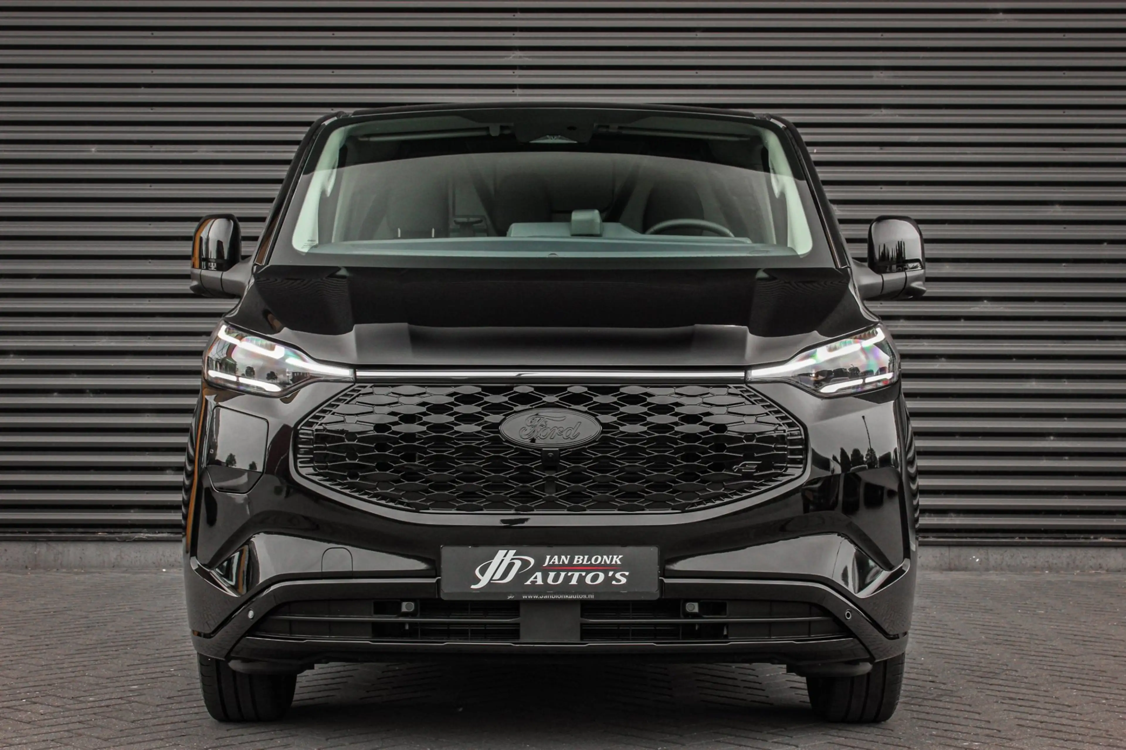 Ford E-Transit Cust. 340 L2H1 Limited 71kWh 218PK / 360 CAMERA / — photo 40