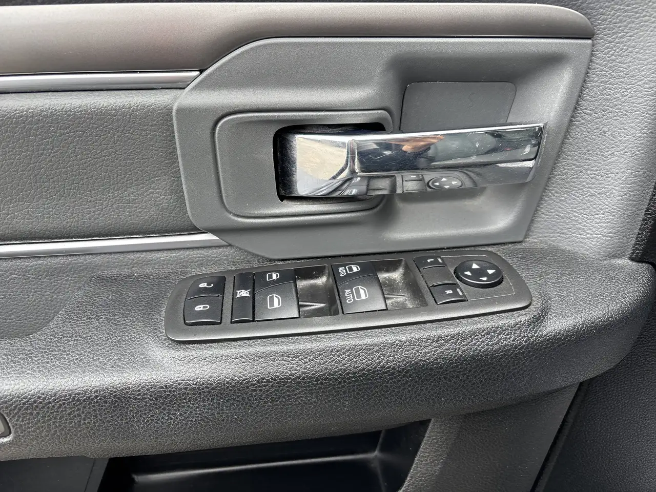 RAM 1500 снимка RAM 1500