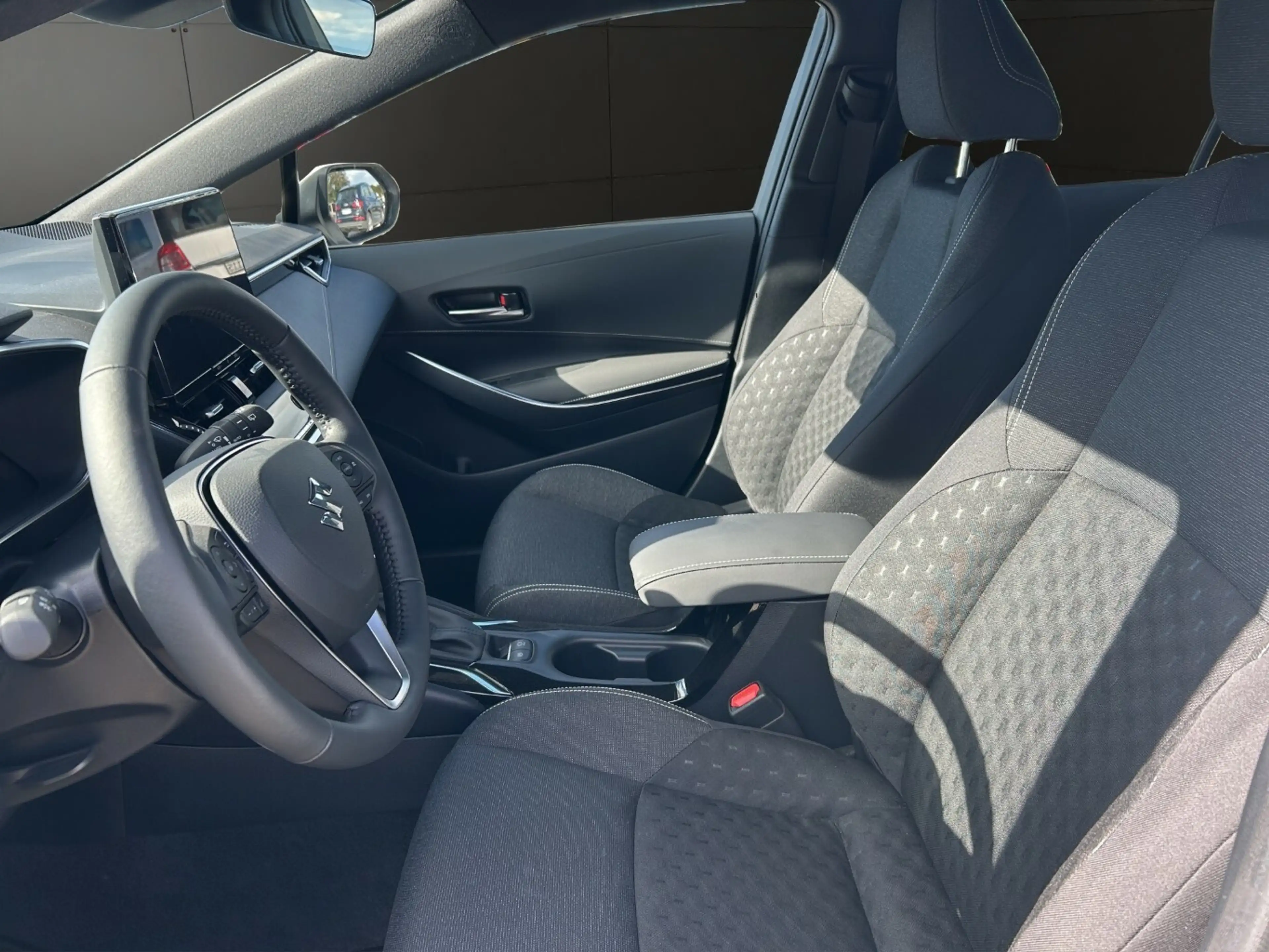 Suzuki Swace Comfort+ CVT Hybrid — photo 9