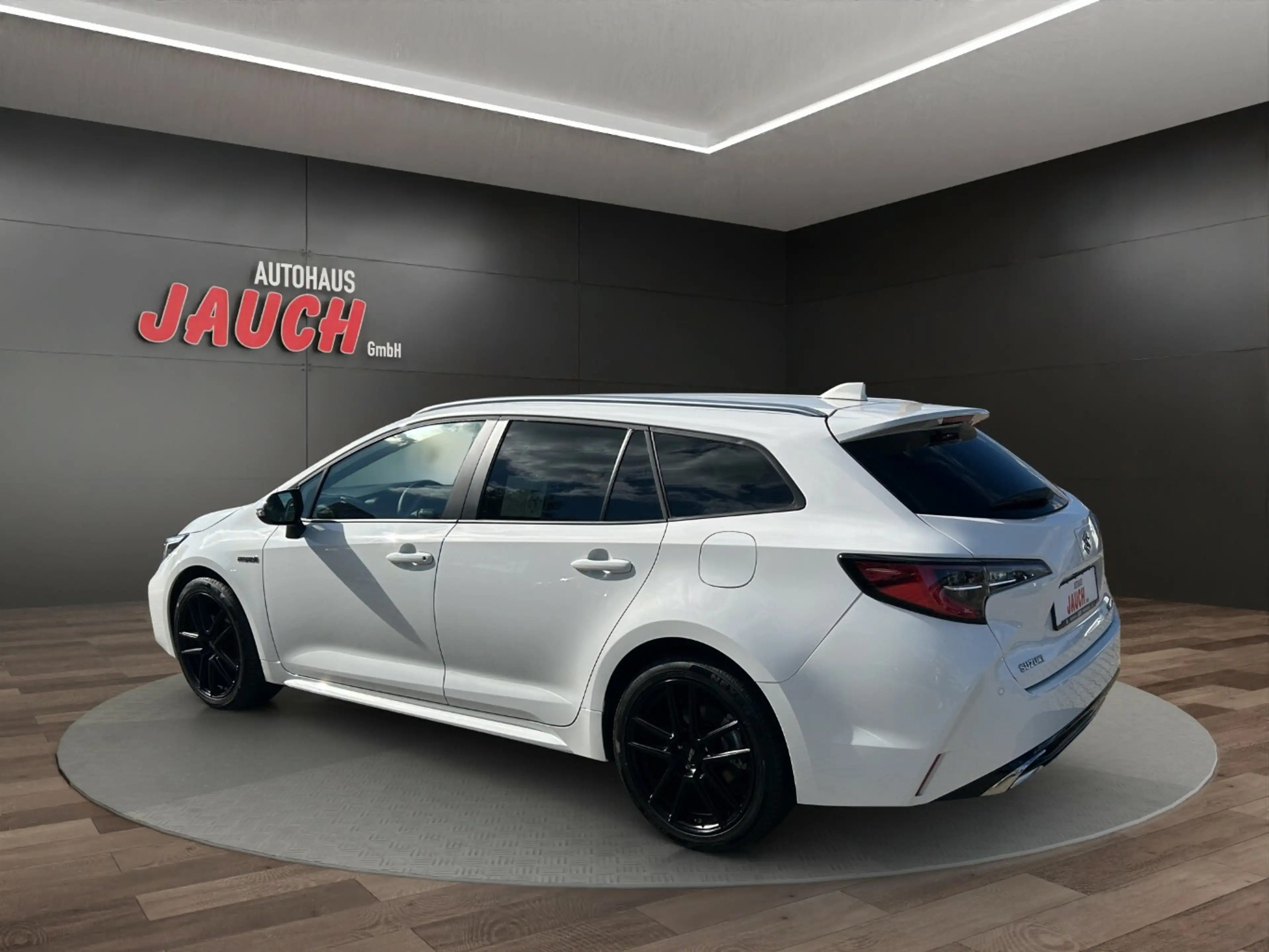 Suzuki Swace Comfort+ CVT Hybrid — photo 3