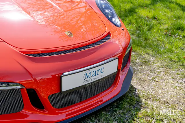 Porsche 911 view 12