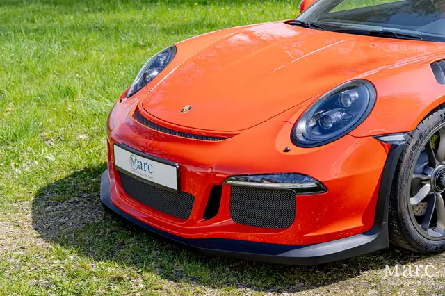 Porsche 911 view 10