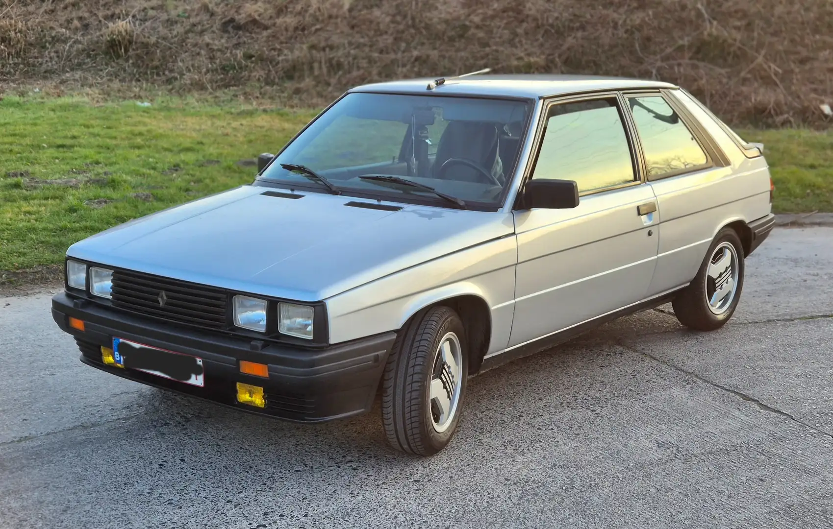 Renault R 11 turbo Zilver - 2