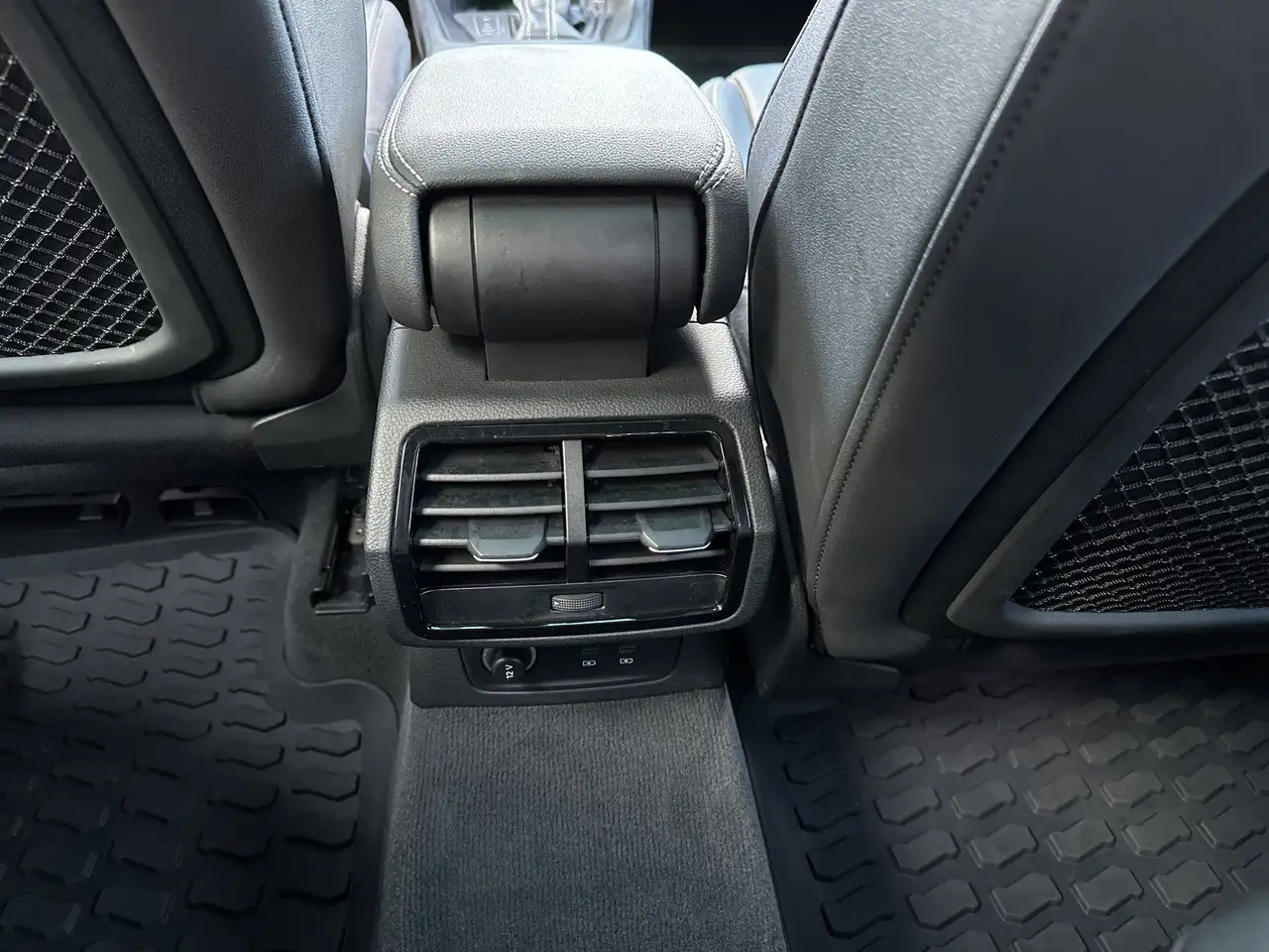 Audi Q3 снимка Audi Q3