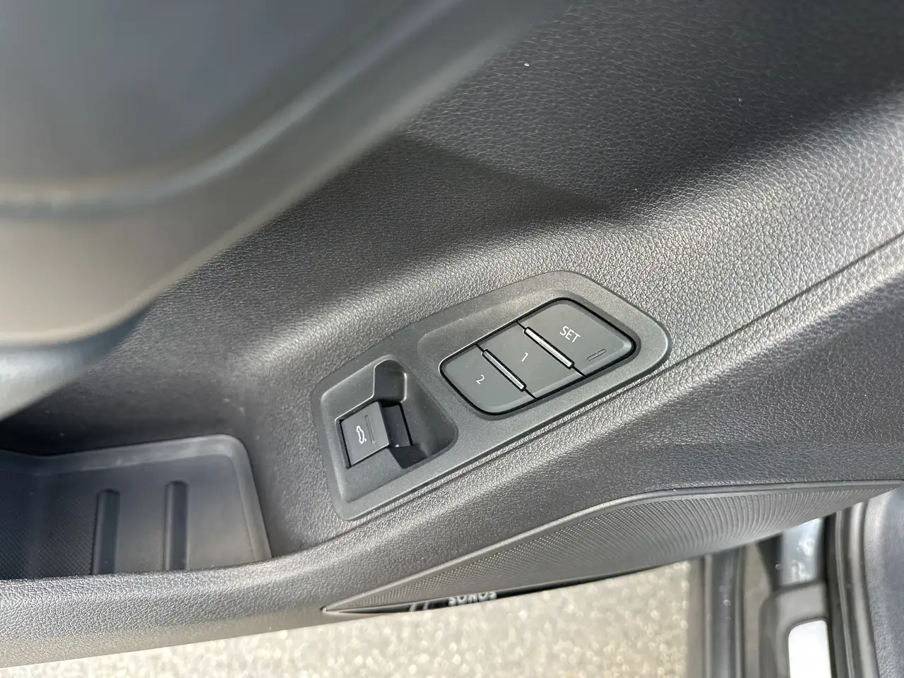 Audi Q3 снимка Audi Q3