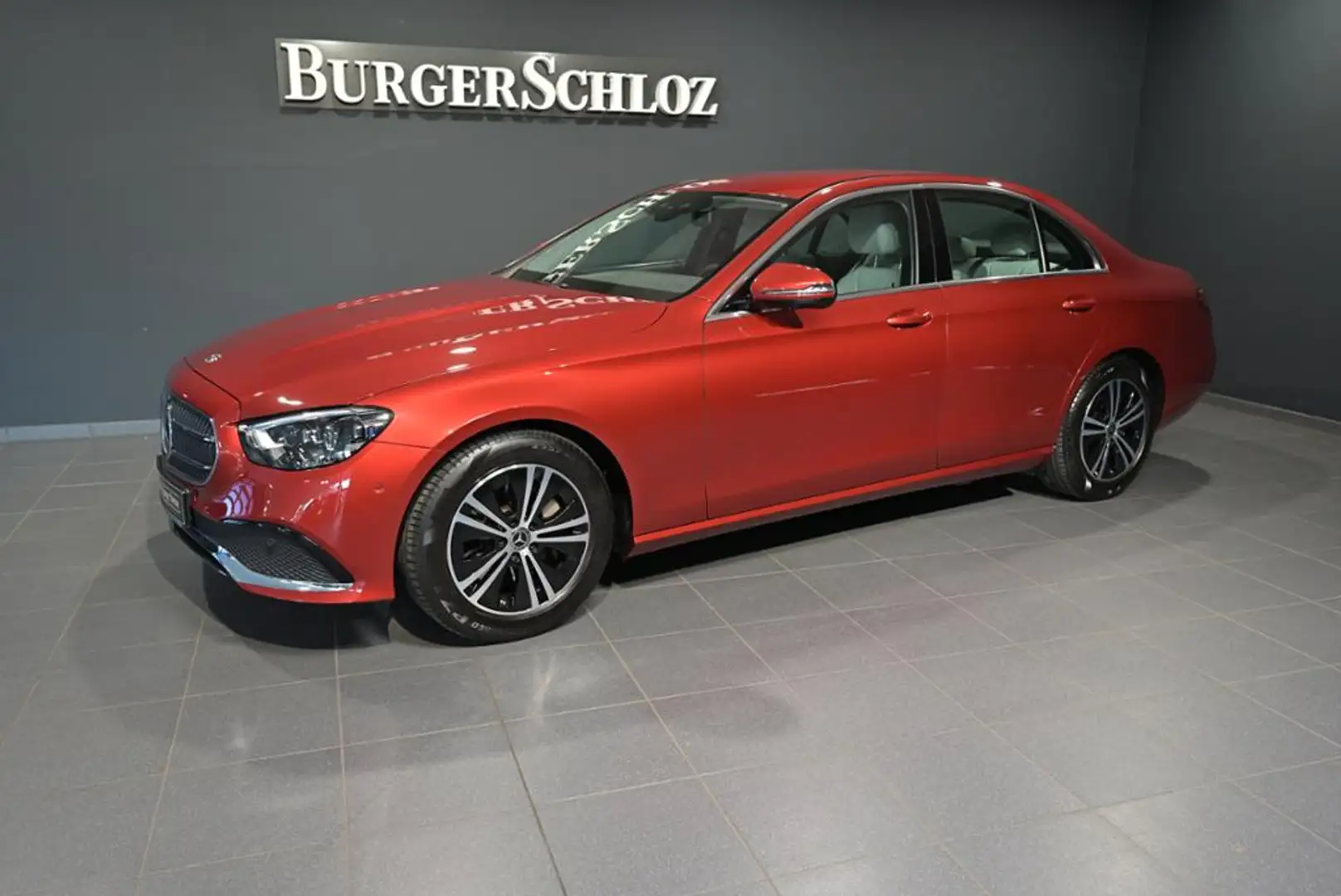 Mercedes-Benz E 300 AVANTGARDE/LED/360'/DISTRO/MEMORY/SHZ Rot - 1