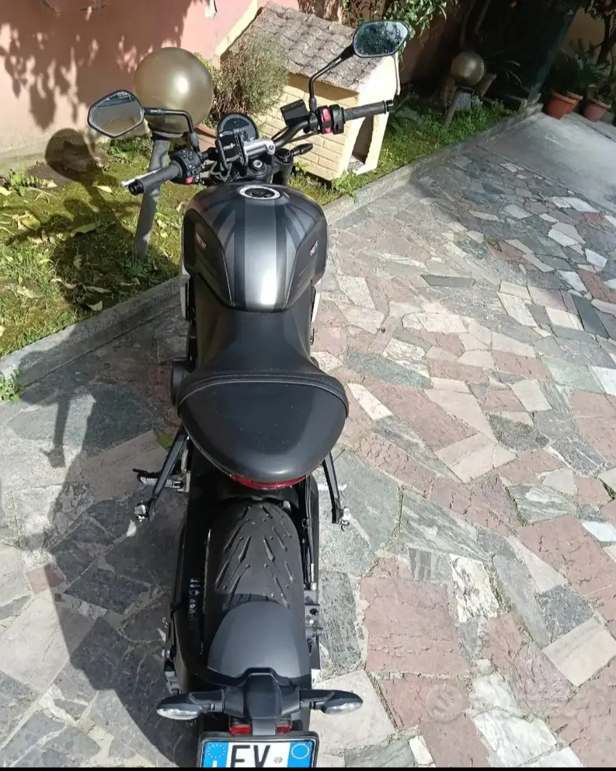 Triumph Trident 660 Negru - 2