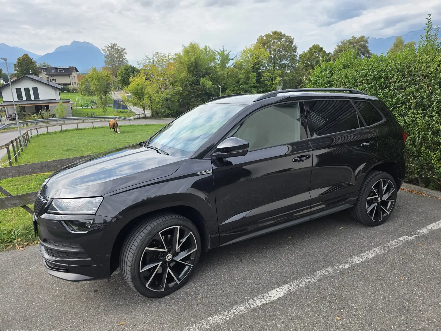 Skoda Karoq 1,5 TSI Sportline DSG Schwarz - 2