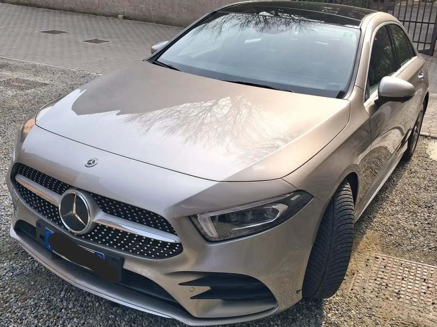 Mercedes-Benz A 180 AMG Executive Tetto Panoramico Beige - 2