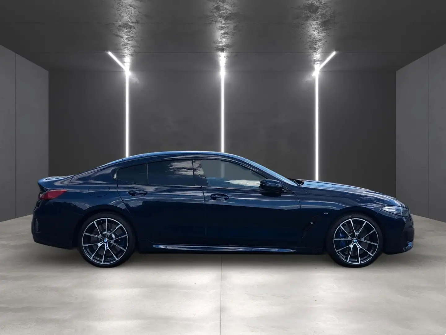 BMW 840 d Coupe xDrive M Sport Blau - 1