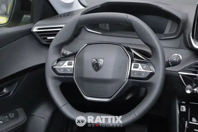 Peugeot 208 view 9