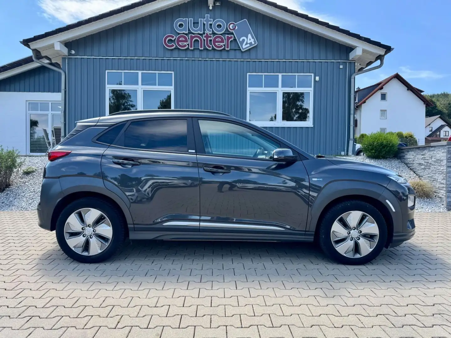 Hyundai KONA Style Elektro°64kWh°AHK°100% SOH°Kamera°LED Grau - 2