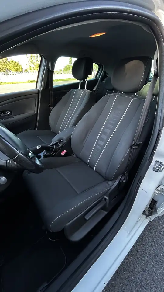 Renault Megane Berline — photo 13